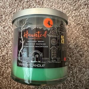 Yankee candle haunted layered Halloween candle